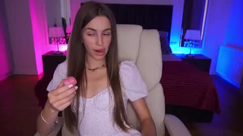 stellahoneywell online show from July 23, 2026, 12:36 pm