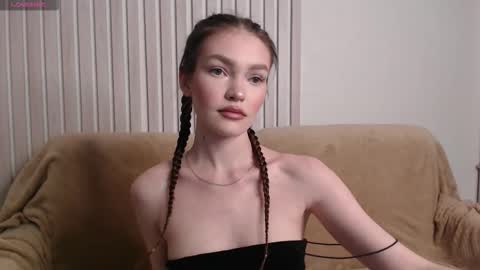 stellapayne online show from September 12, 2025, 11:37 pm