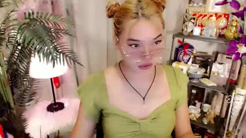 Stella sweet online show from April 13, 2026, 1:00 am