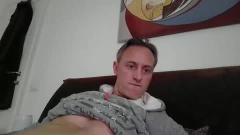 Snapshot of sten015 chatting on February 11, 2026, 1:49 pm sten015 online show from February 11, 2026, 1:49 pm