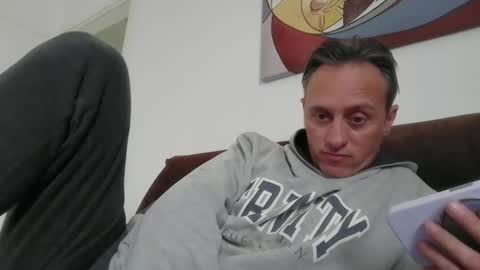 Snapshot of sten015 chatting on April 15, 2026, 12:34 pm sten015 online show from April 15, 2026, 12:34 pm