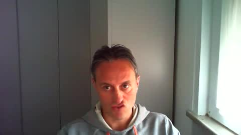 Snapshot of sten015 chatting on May 4, 2026, 3:41 pm sten015 online show from May 4, 2026, 3:41 pm