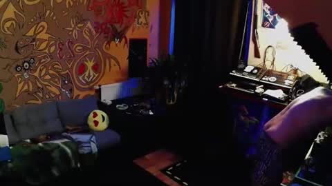 lee online show from March 2, 2025, 10:59 pm