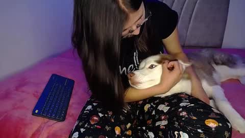 Emma online show from December 6, 2024, 2:57 am