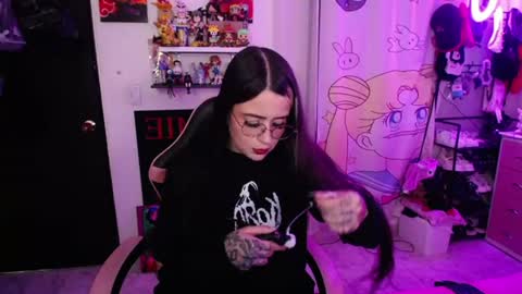 Snapshot of stephani_rousso chatting on June 19, 2026, 12:15 am joha cosmo online show from June 19, 2026, 12:15 am