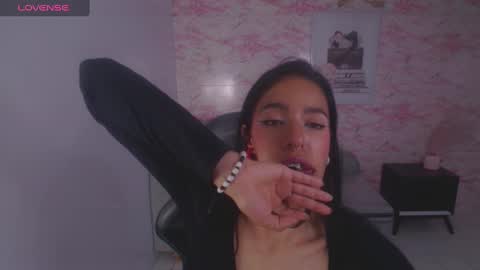 Stephania online show from December 27, 2024, 6:46 am