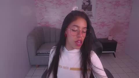 Stephania online show from December 28, 2024, 4:19 am