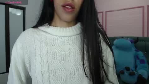 Stephania online show from February 10, 2025, 10:53 am