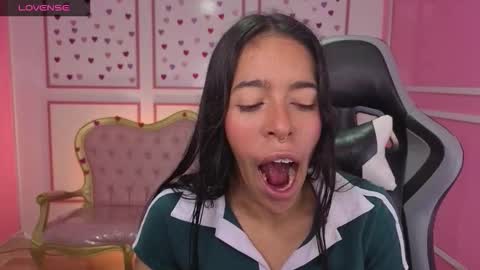 Stephania online show from September 15, 2025, 11:32 am