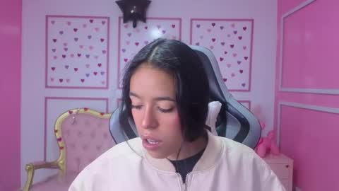 Stephania online show from October 20, 2025, 12:16 pm