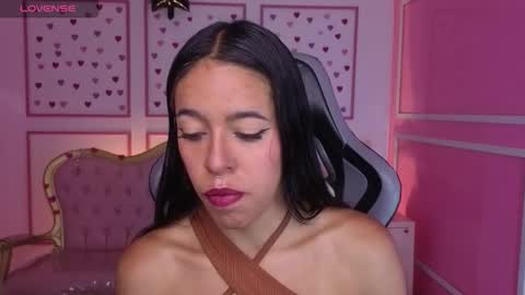 Stephania online show from October 22, 2025, 11:32 am