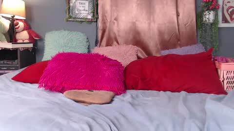 Snapshot of stephanie_golden chatting on December 21, 2024, 5:36 am IG stephani 3333 online show from December 21, 2024, 5:36 am