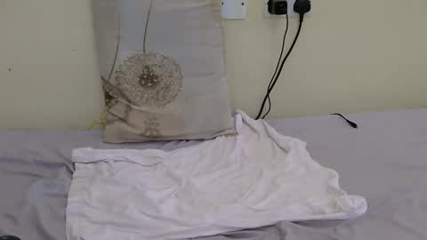 Snapshot of stephanie_khan chatting on October 31, 2025, 1:56 pm Lynne online show from October 31, 2025, 1:56 pm