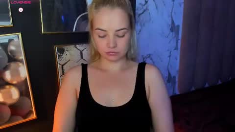 Snapshot of stephanie_sea chatting on July 26, 2026, 6:37 pm Stephanie Sea online show from July 26, 2026, 6:37 pm