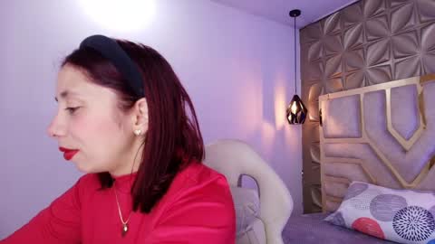 Stephaniesun  online show from May 20, 2026, 12:11 pm