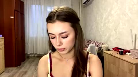 Stephani online show from June 17, 2026, 4:19 pm