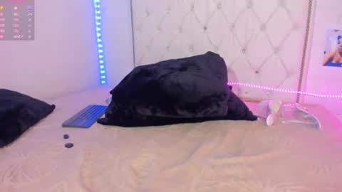 Anny online show from April 11, 2026, 7:45 am