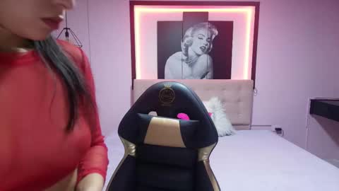 stephany_rodriguez_ online show from February 24, 2025, 12:26 pm