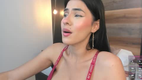 S T E P H A N Y A online show from November 22, 2025, 7:13 pm