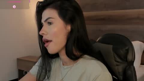 S T E P H A N Y A online show from March 4, 2026, 8:04 pm