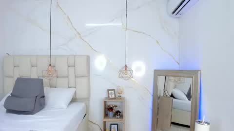 Stefanny online show from March 4, 2025, 1:01 am