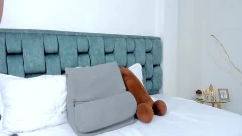 Stefanny online show from November 30, 2025, 1:20 am