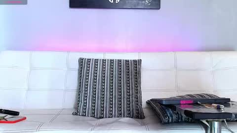    ................     online show from March 9, 2025, 8:52 pm