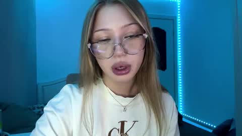 Snapshot of stepheniesemans chatting on March 15, 2026, 2:12 pm Stef online show from March 15, 2026, 2:12 pm