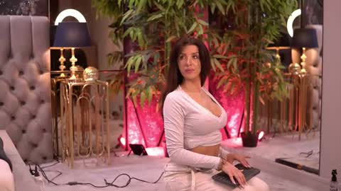 Steph online show from April 7, 2026, 7:09 am