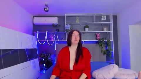 Snapshot of stephierousee chatting on May 7, 2026, 5:24 am Stephie online show from May 7, 2026, 5:24 am