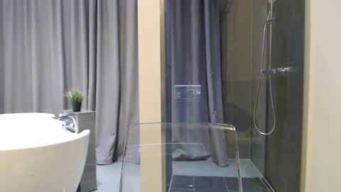 StepMommy19 online show from January 8, 2025, 9:44 pm