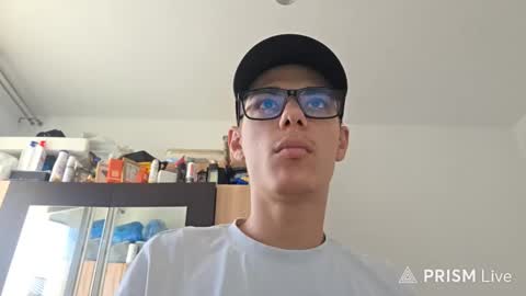 Steve371967 online show from September 23, 2025, 3:04 pm