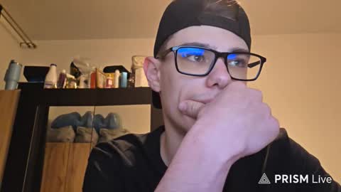 Steve371967 online show from December 22, 2025, 6:16 pm