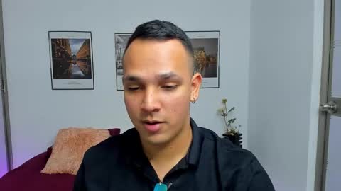 steve__ross online show from December 18, 2025, 11:44 pm