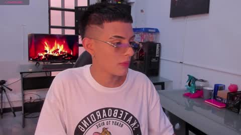 Snapshot of steveen_1604 chatting on December 25, 2024, 8:50 pm Stevenn online show from December 25, 2024, 8:50 pm