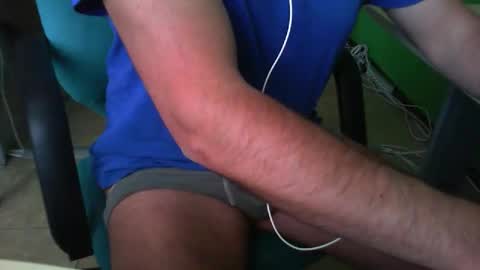 Snapshot of stevehornystud chatting on May 9, 2026, 1:05 pm stevehornystud online show from May 9, 2026, 1:05 pm