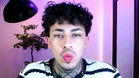 Daniel Steven Navarro online show from April 4, 2026, 12:09 am
