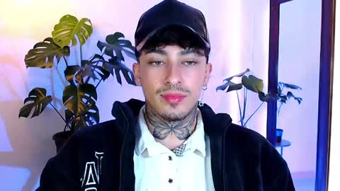 Daniel Steven Navarro online show from April 17, 2026, 1:08 am