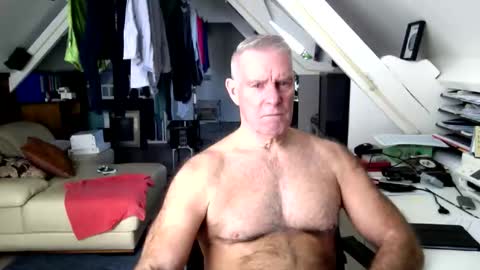 Snapshot of stevetwo chatting on March 2, 2026, 12:23 pm stevetwo online show from March 2, 2026, 12:23 pm