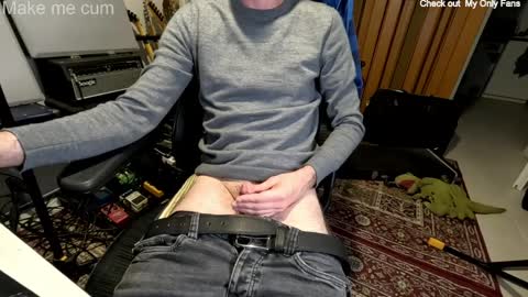 Snapshot of stevie_grey chatting on April 6, 2026, 7:37 pm stevie_grey online show from April 6, 2026, 7:37 pm