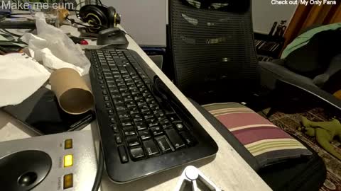Snapshot of stevie_grey chatting on April 14, 2026, 6:25 pm stevie_grey online show from April 14, 2026, 6:25 pm