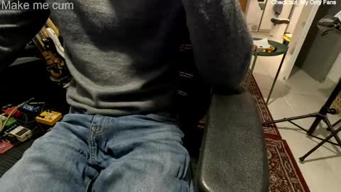 Snapshot of stevie_grey chatting on May 6, 2026, 6:46 pm stevie_grey online show from May 6, 2026, 6:46 pm