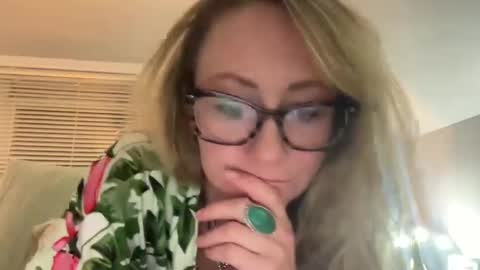 Snapshot of steviegirl4u chatting on October 26, 2025, 11:20 pm StevieGirl4U online show from October 26, 2025, 11:20 pm
