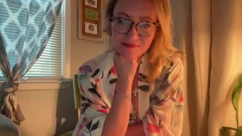Snapshot of steviegirl4u chatting on July 12, 2026, 11:40 pm StevieGirl4U online show from July 12, 2026, 11:40 pm