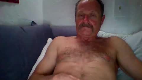 steviehard7 online show from October 7, 2025, 7:05 am