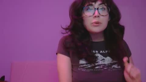 Stevie Steele online show from November 16, 2025, 4:51 am