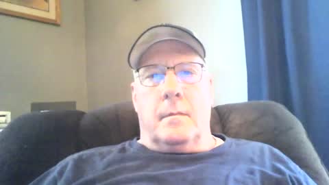 Snapshot of stew1014 chatting on June 18, 2026, 6:45 pm bobby online show from June 18, 2026, 6:45 pm