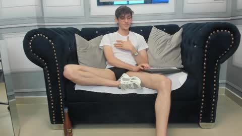 Snapshot of sthefan_salvatore chatting on March 7, 2025, 5:28 pm STEFAN online show from March 7, 2025, 5:28 pm