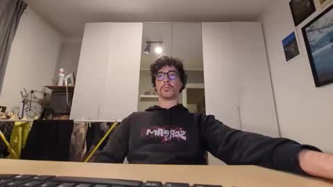 Snapshot of sti270452 chatting on November 24, 2025, 4:07 pm Jenk online show from November 24, 2025, 4:07 pm