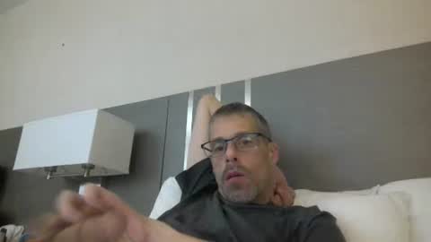 stickymouse45 online show from April 1, 2026, 8:37 am